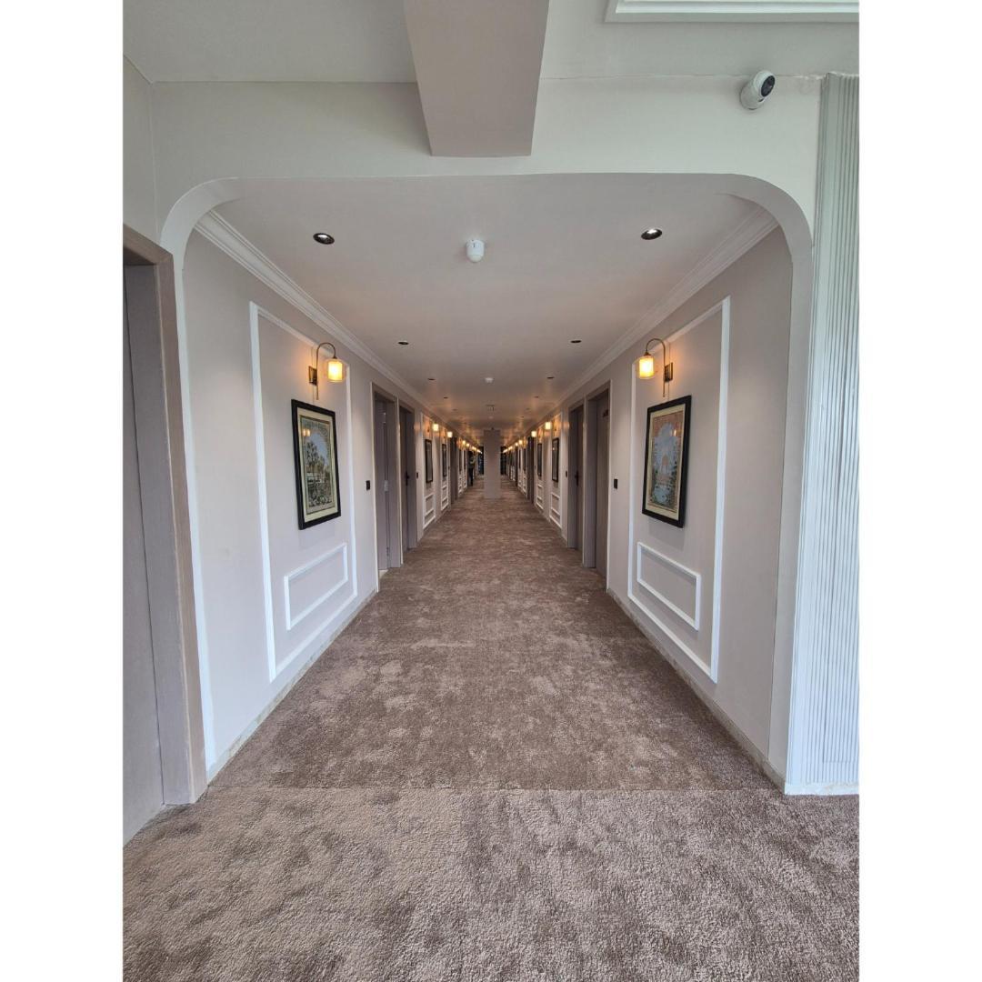 Hotel Royal Town Ahmedabad Bagian luar foto